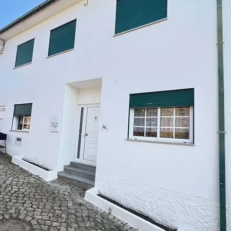A Casa Da Avo Maria * Izeda (Calvelhe e Paradinha Nova)
